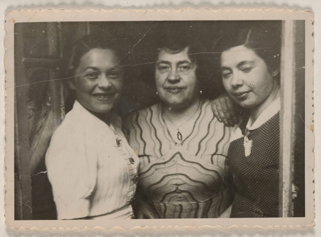 Miriam Justman, Paulina Włodawer and Regina Justman