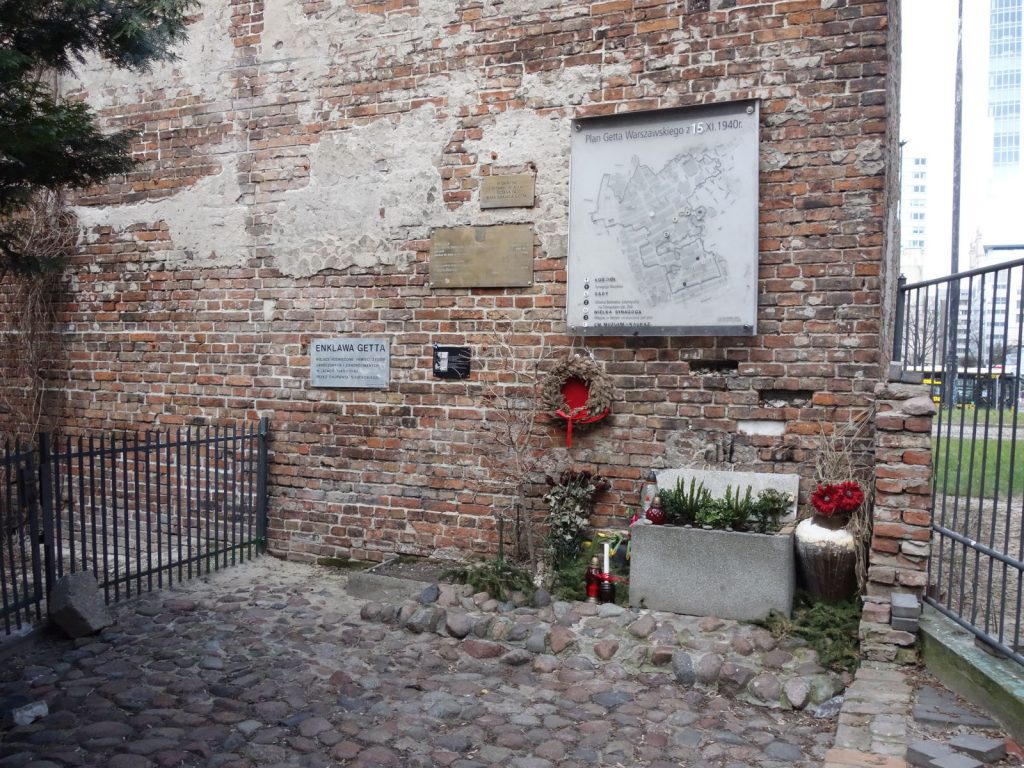 Fragment muru warszawskiego gettaul. Sienna 55