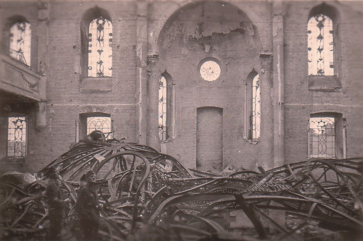 Zniszczona synagoga