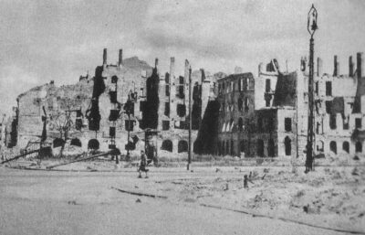 Cztery i pół miesiąca w bunkrze. Historia Chaima Icela Goldsteina  i jego towarzyszy.